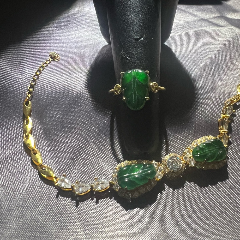 Elegant Green and Gold Jewelry Set